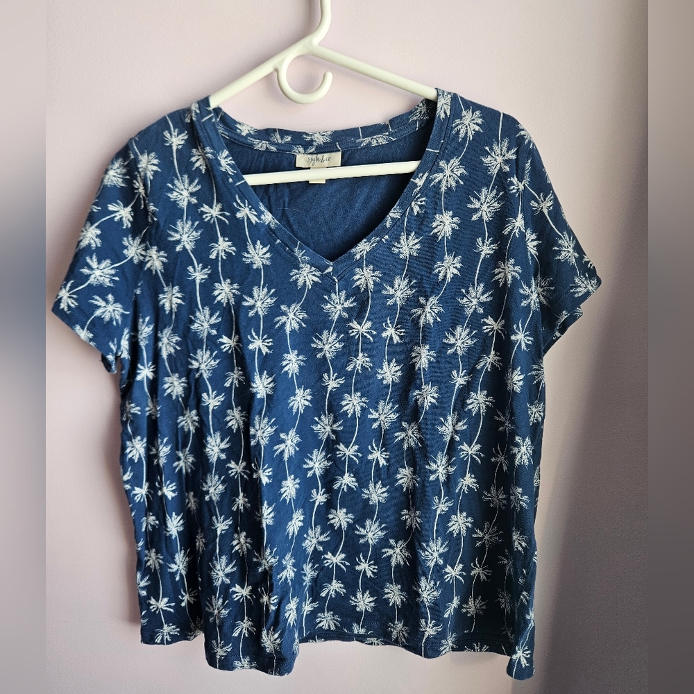 Style & Co. Navy Palm Print V-Neck Tee